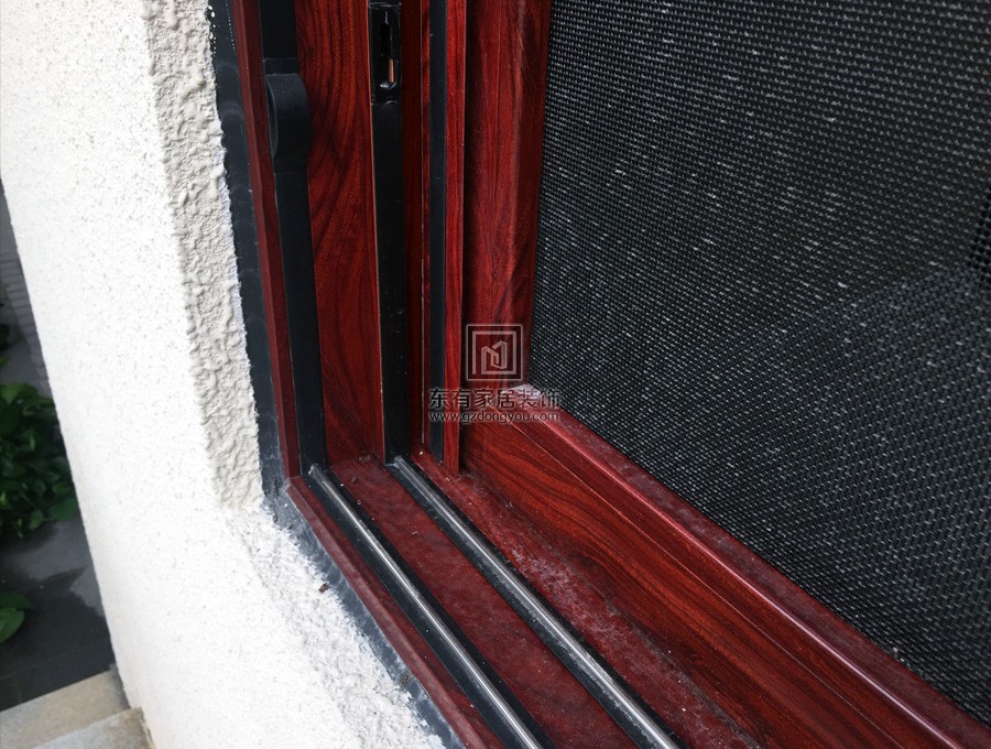 别墅木纹推拉窗（HOPO系统，三轨带纱） MC-030
