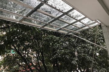 云影花园加装钢结构阳台、阳台栏杆、玻璃雨棚 LG-039