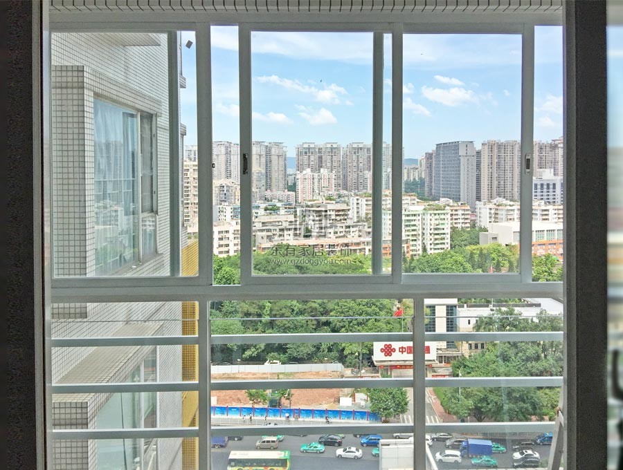 广州东方新世界何先生铝合金窗封阳台 MC-004