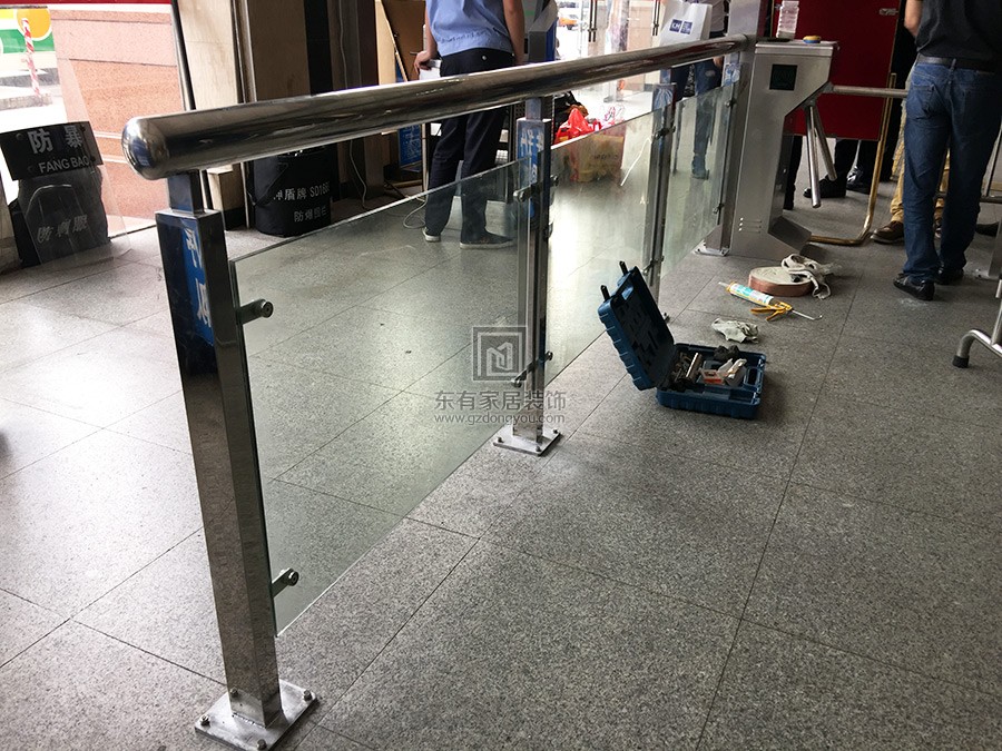 东圃客运站闸机不锈钢玻璃栏杆 LG-002