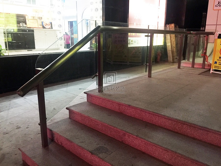 广州家居城扶梯台阶不锈钢玻璃扶手 LG-037