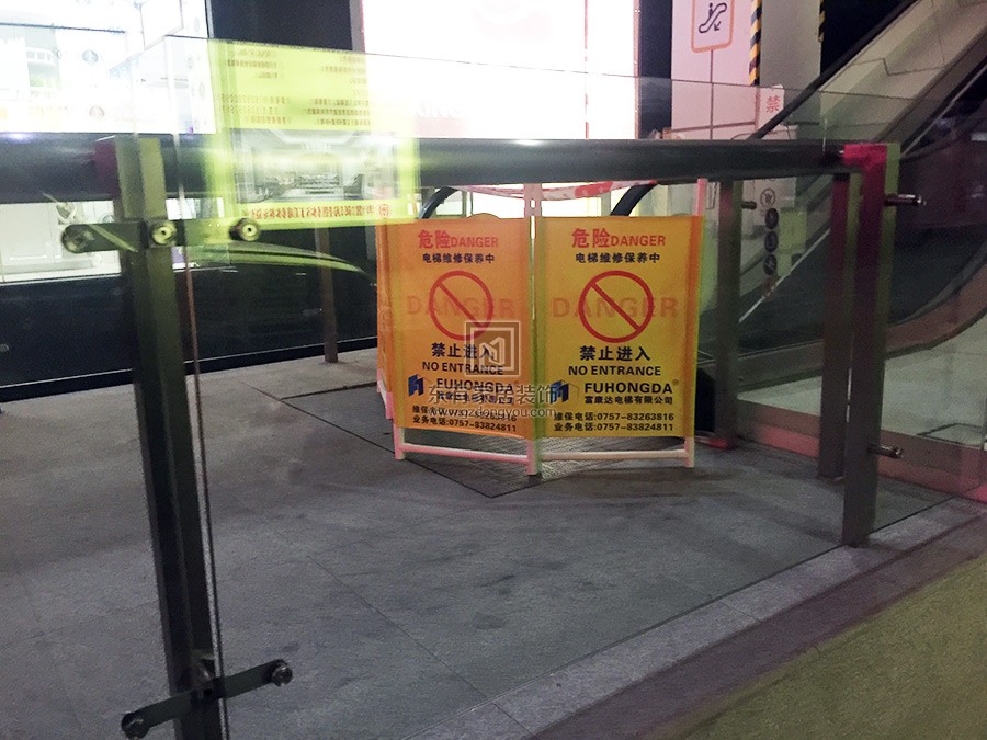 广州家居城扶梯台阶不锈钢玻璃扶手 LG-037