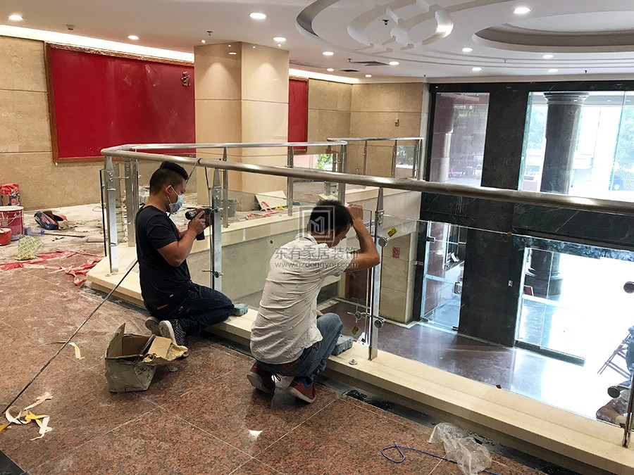 广州市政民路检察院不锈钢玻璃护栏 LG-021