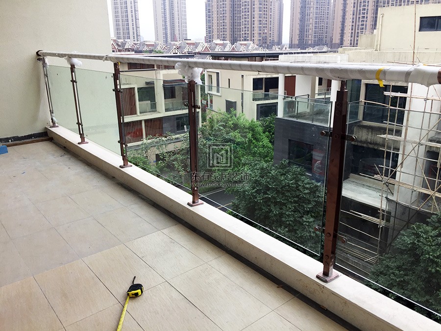 御金沙晓岛别墅阳台不锈钢玻璃红古铜色栏杆 LG-032
