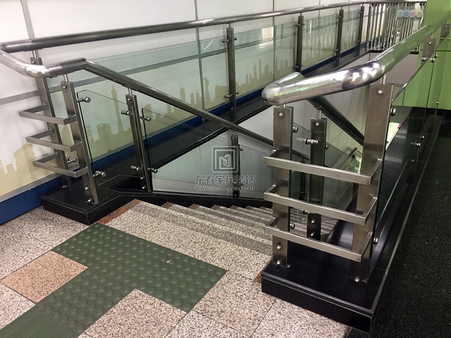地铁二号线楼梯玻璃扶手 FS-009