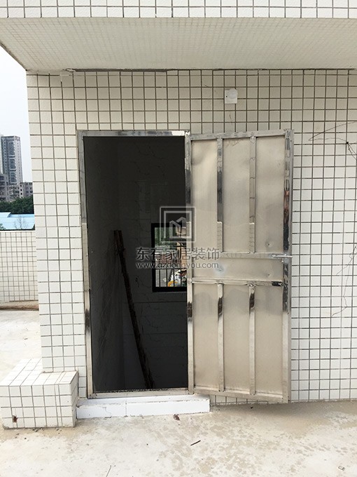 广州出租屋防盗门和防盗网安装工程  FDW-004