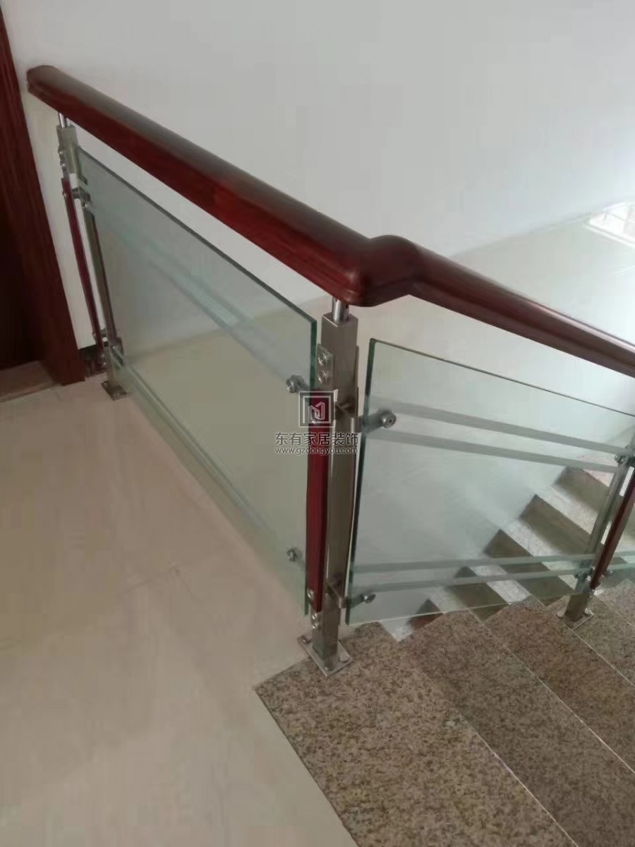 不锈钢楼梯仿木扶手（挂玻璃） FS-045