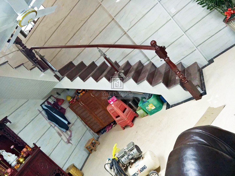 不锈钢立柱楼梯扶手(木面)  FS-053