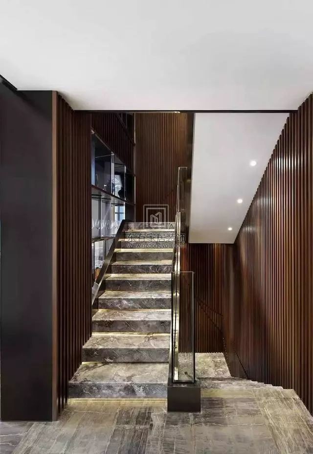 花样百出的楼梯设计22