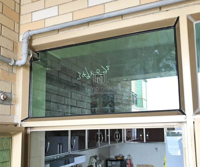 东海花园朱先生铝窗换玻璃 MC-154