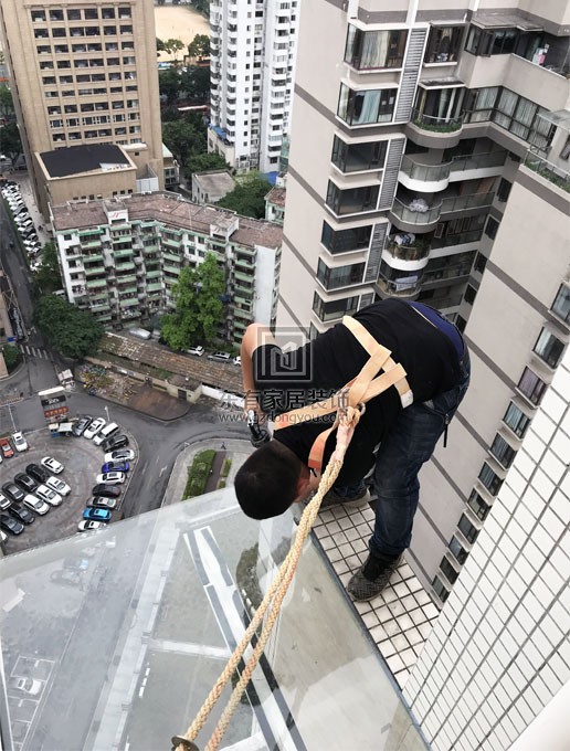 玻璃雨棚打胶