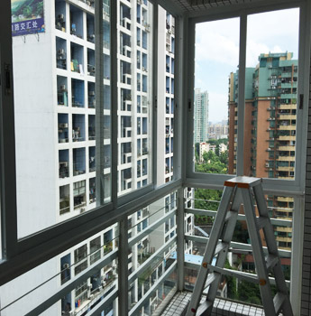 封阳台门窗