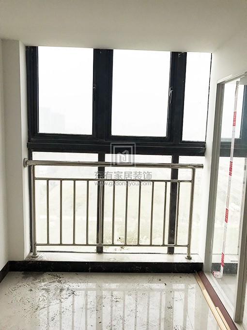 富凯星堤李先生铝窗、护栏、入户门 MC-164