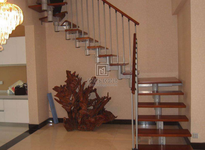 怎样选择合适的楼梯造型