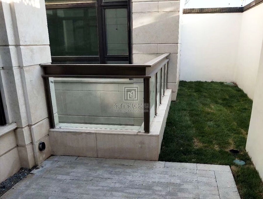 铝合金玻璃阳台护栏 LG-082