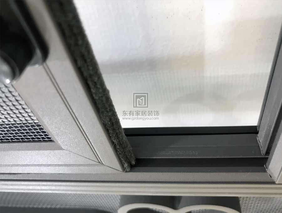 富力银禧许小姐铝合金窗、纱窗细节图