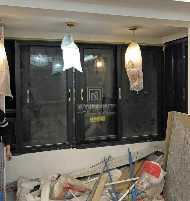 荔湾区广钢金融街全屋铝合金门窗-开放式厨房隔断